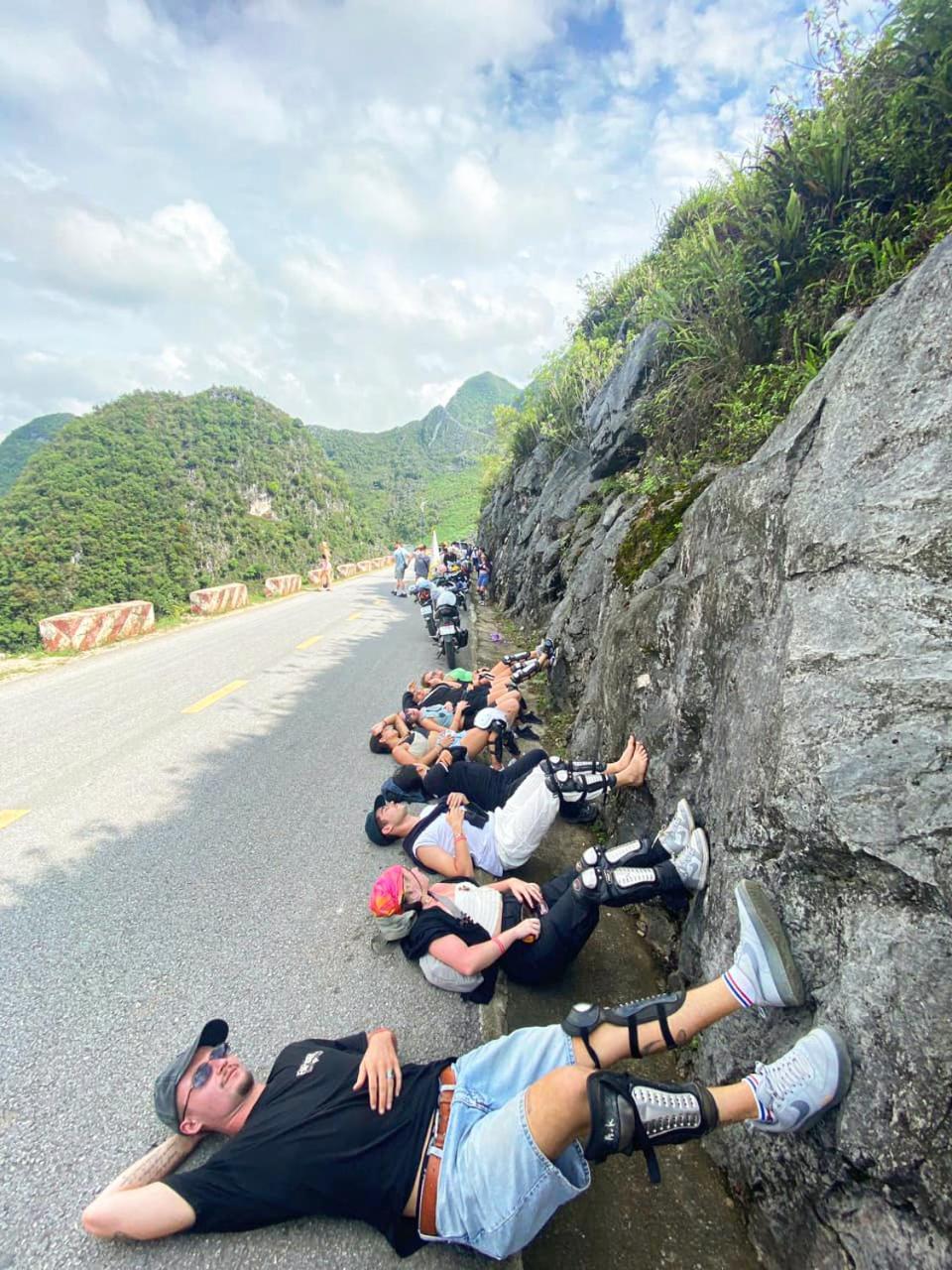 Lazy Cat Homestay - Motorbikes Rental & Tours Ha Giang Luaran gambar